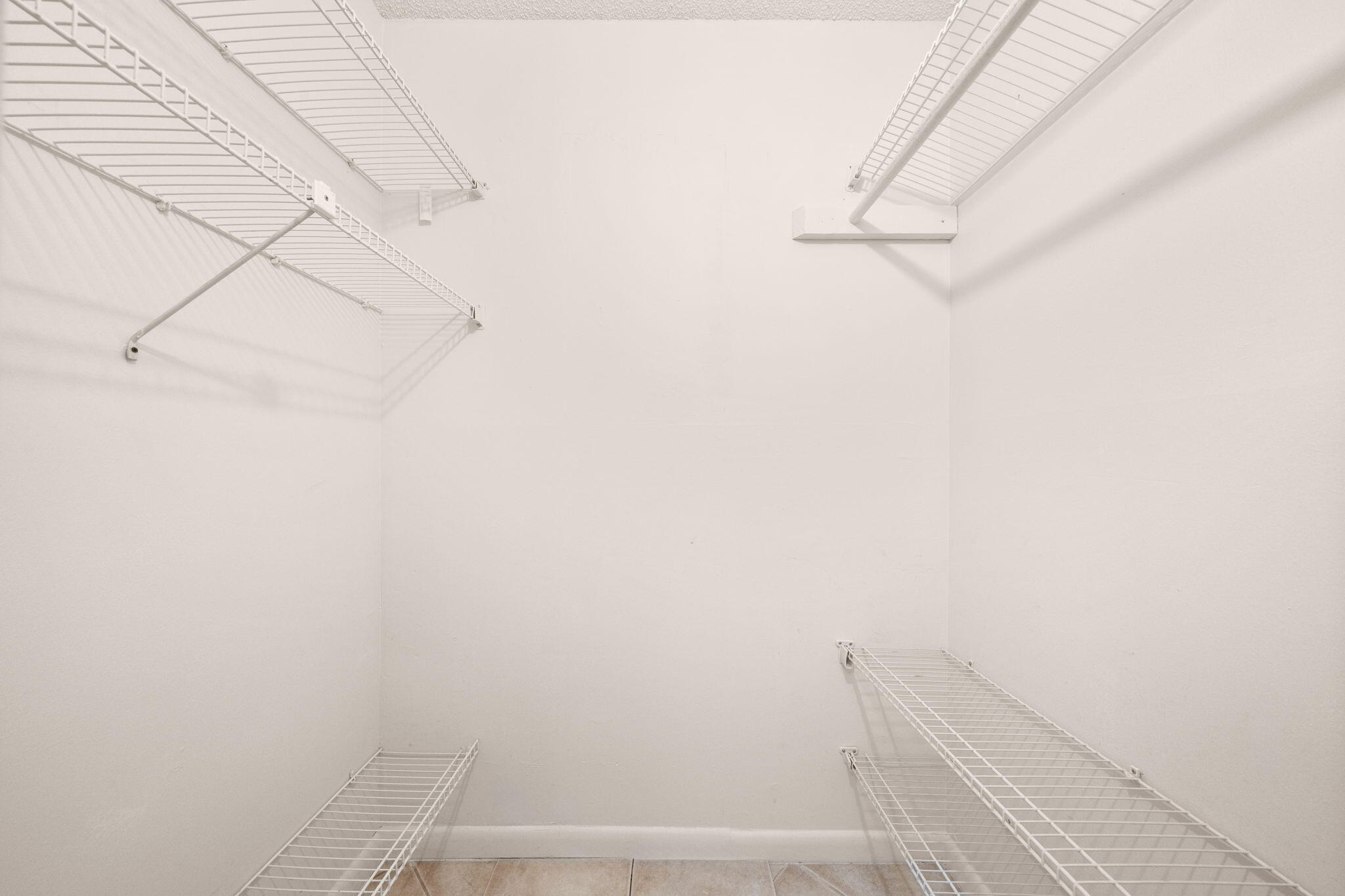 HILLCREST EAST NO 26 CONDO - Residential