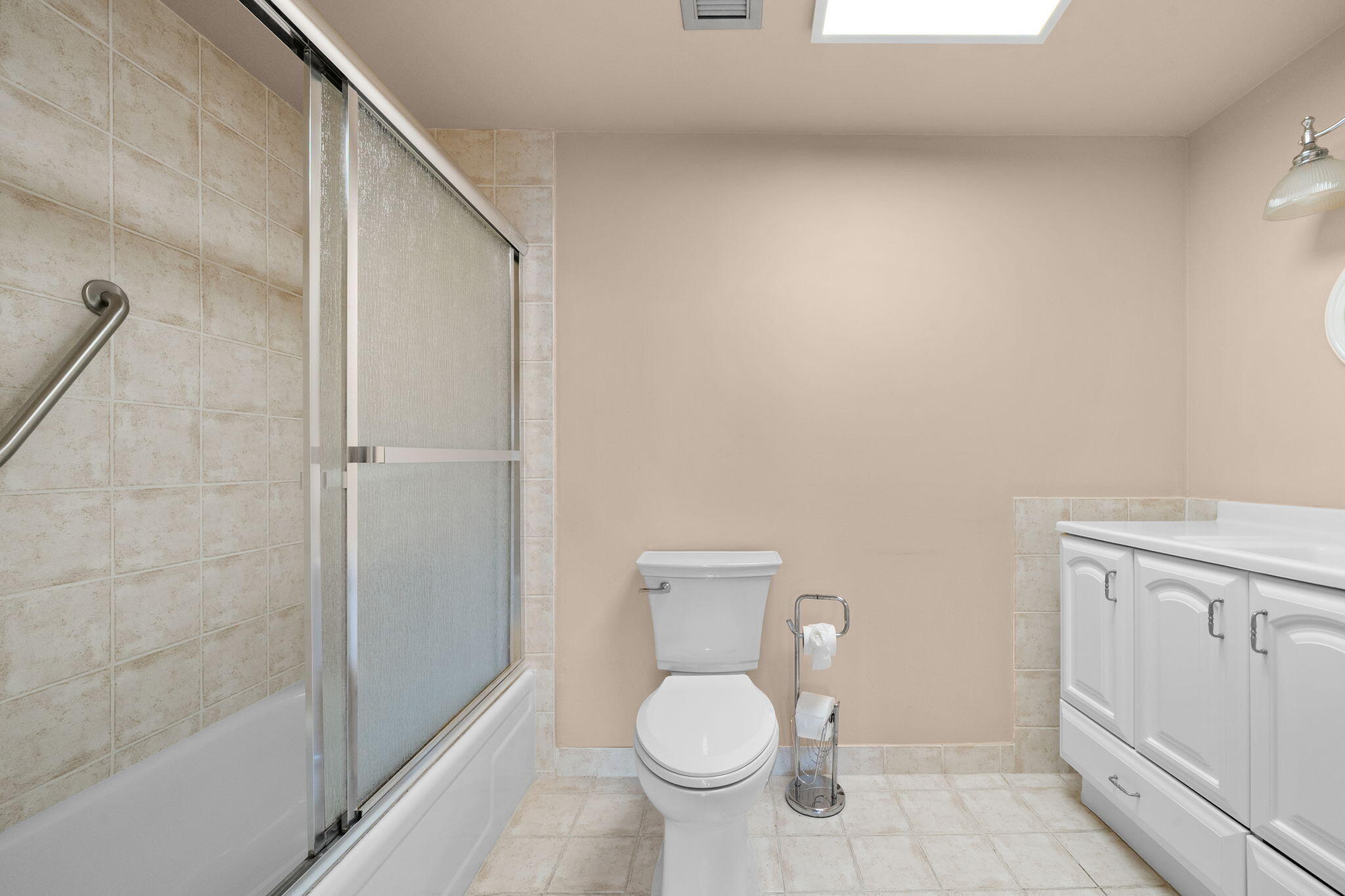 HILLCREST EAST NO 26 CONDO - Residential