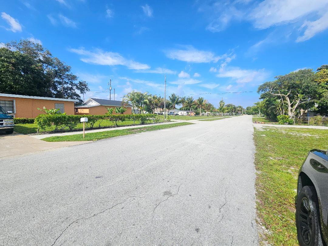 800 NW 1st Street