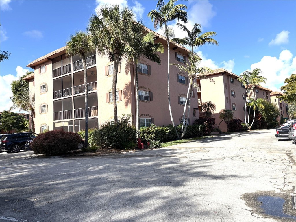 Lauderdale Tennis Club - Residential