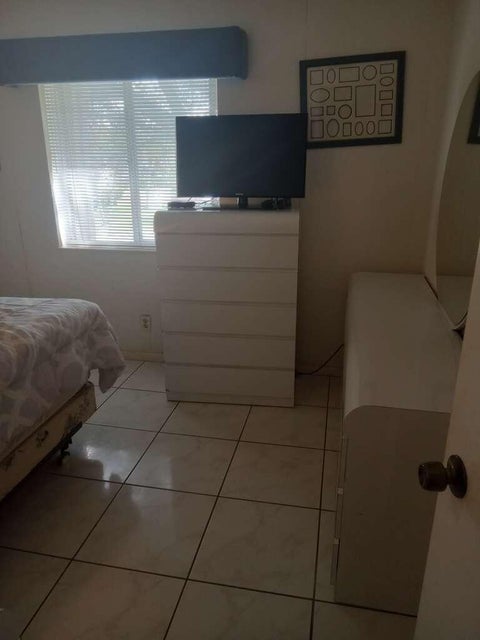 Tiny photo for 213 Pine Hov Cir #D2, Greenacres, FL 33463 (MLS # B26037248)