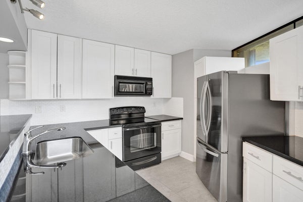 22970 OXFORD PL APT A, BOCA RATON, FL 33433 - Image c20ffcad2d9dbd9ecf940bf324eed0ed/1760242206
