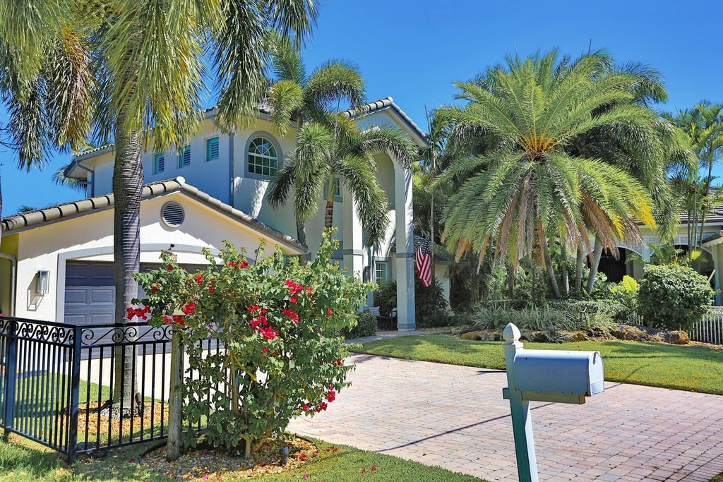 Photo of 4110 NE 27TH Avenue, Lighthouse Point, FL 33064 (MLS # B26073797)