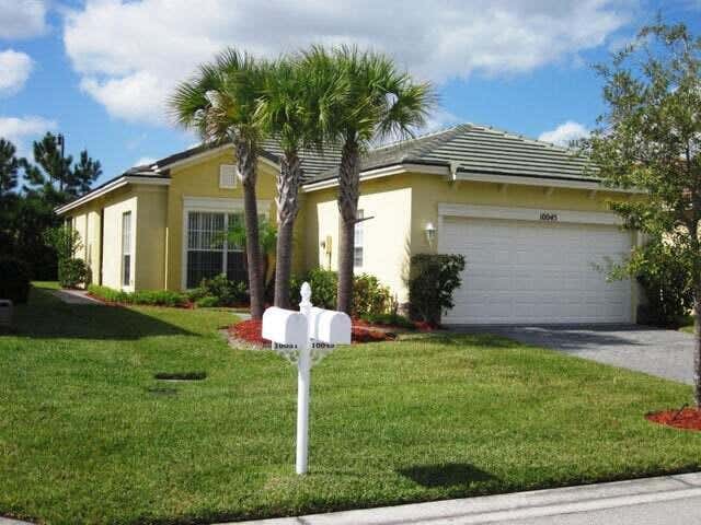 Photo of 10045 SW Stonegate Drive, Port Saint Lucie, FL 34987 (MLS # R10927774)