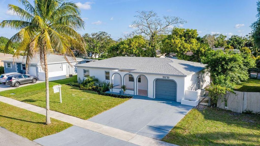 Photo of 10670 Ember St St, Boca Raton, FL 33428 (MLS # F10339444)