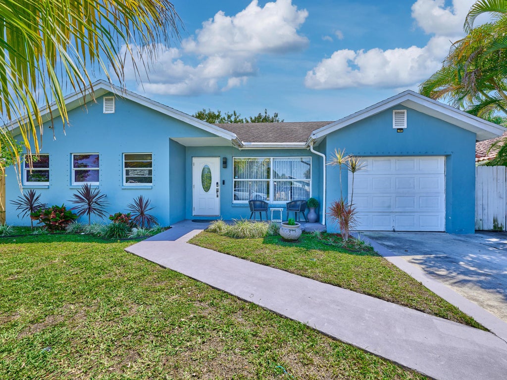 Photo of 9020 SW 8th Street, Boca Raton, FL 33433 (MLS # B26080763)