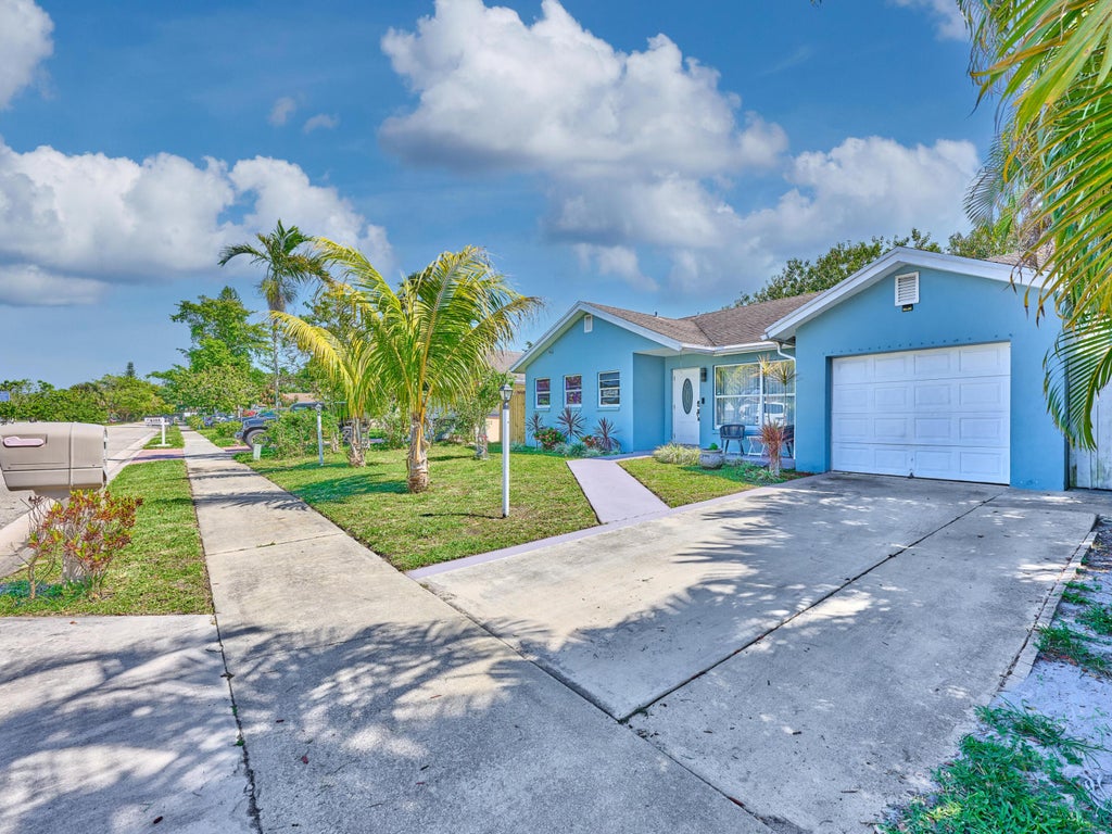 Photo of 9020 SW 8th Street, Boca Raton, FL 33433 (MLS # B26080763)