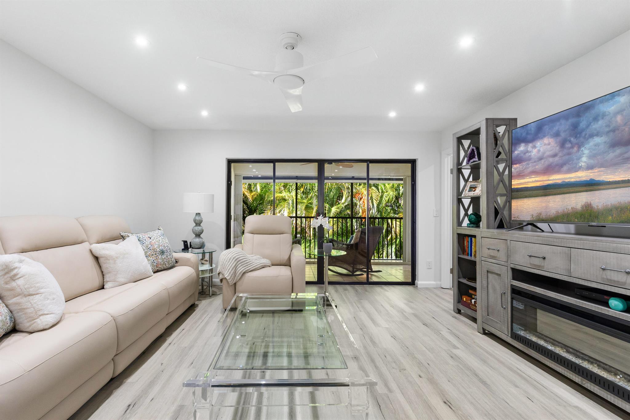 PELICAN POINTE CONDO - Residential