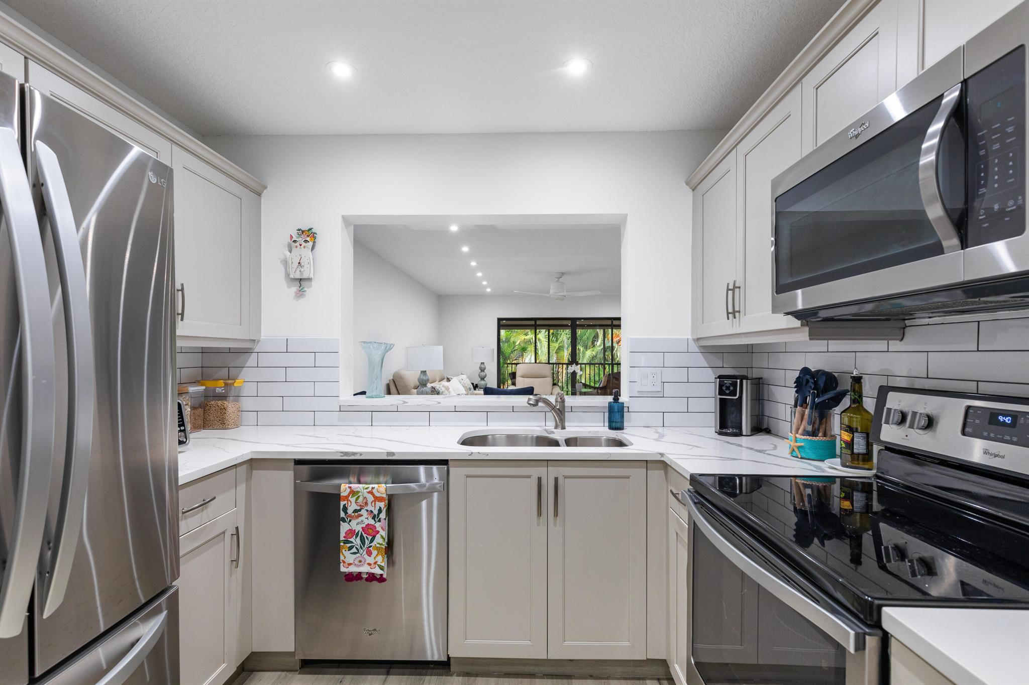 PELICAN POINTE CONDO - Residential