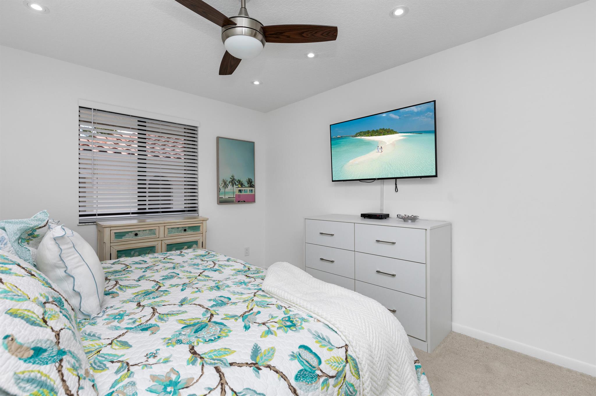 PELICAN POINTE CONDO - Residential