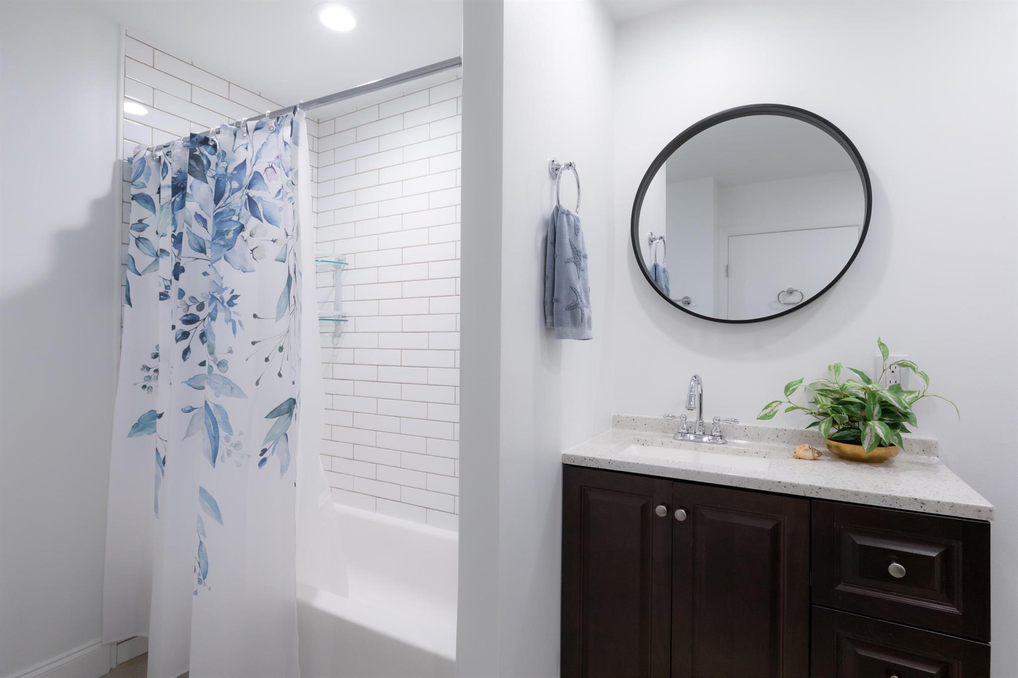 PELICAN POINTE CONDO - Residential