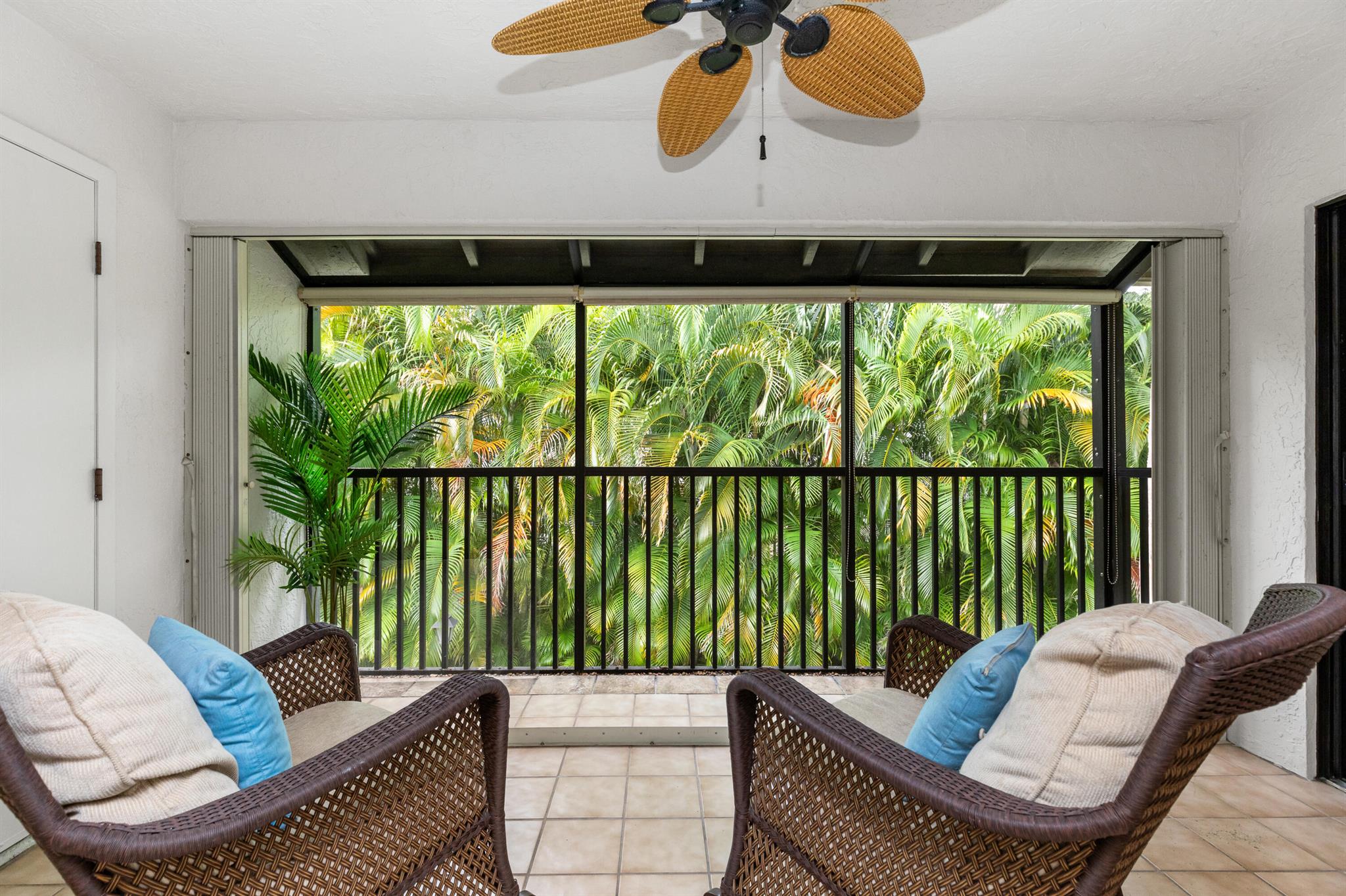 PELICAN POINTE CONDO - Residential