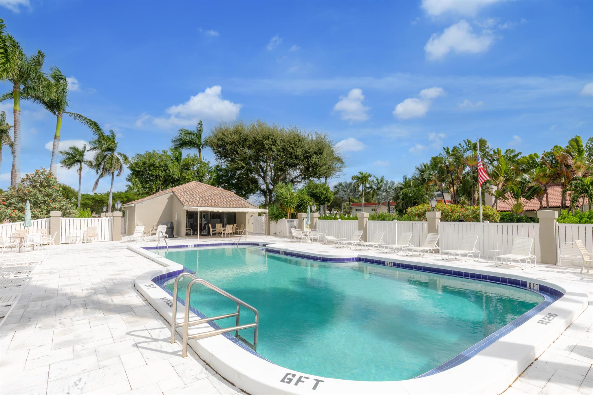 PELICAN POINTE CONDO - Residential