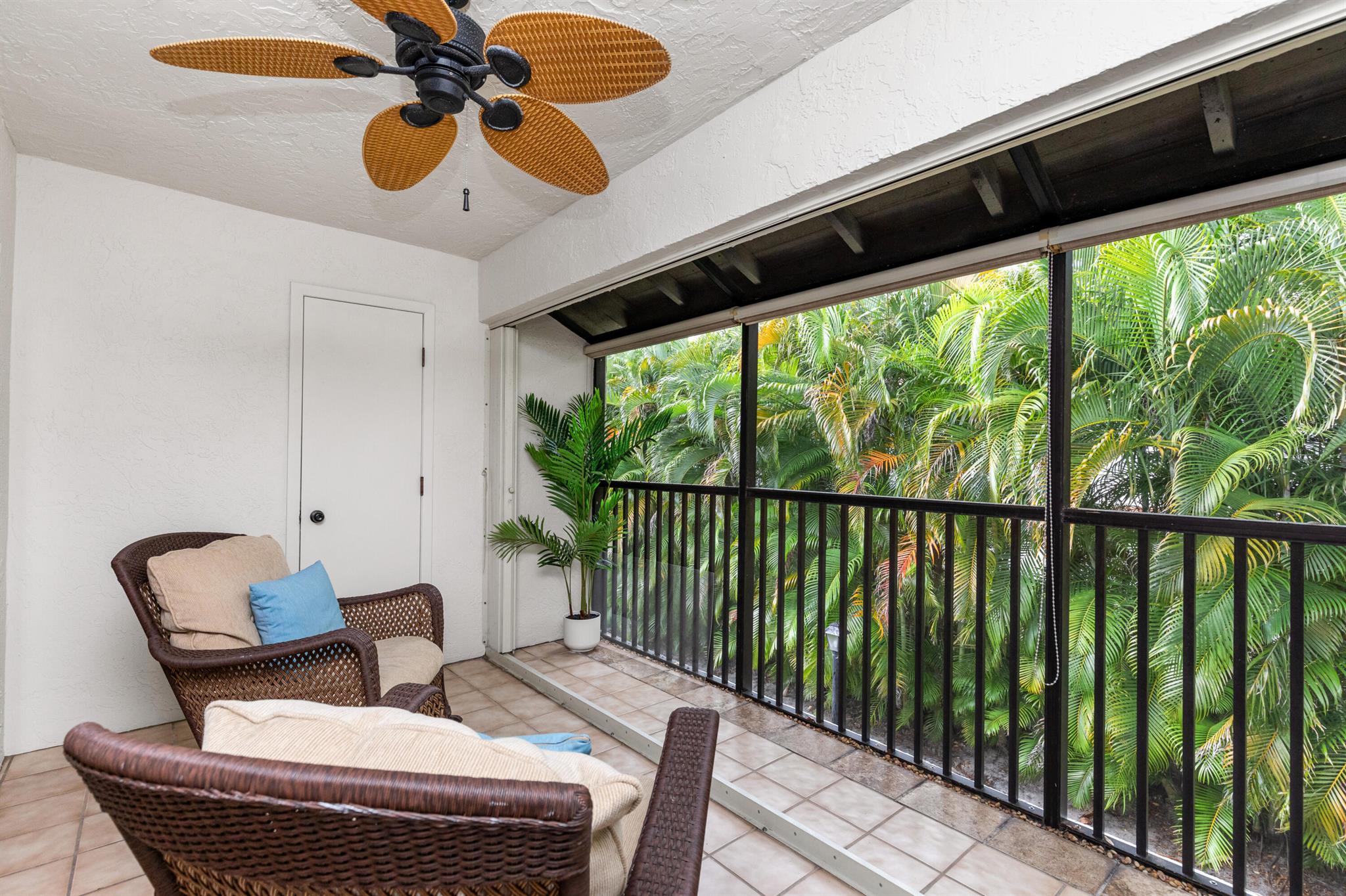 PELICAN POINTE CONDO - Residential