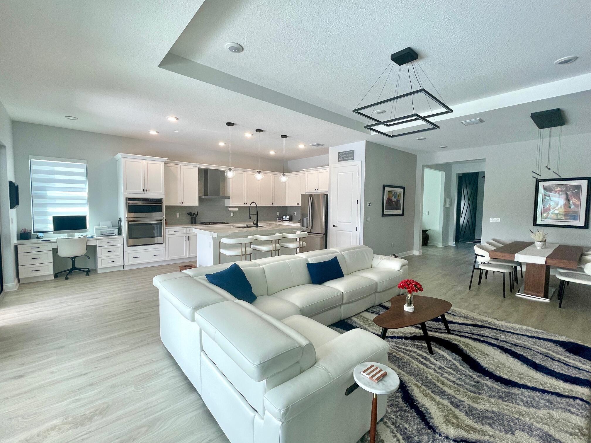 CRESSWIND PALM BEACH - Residential