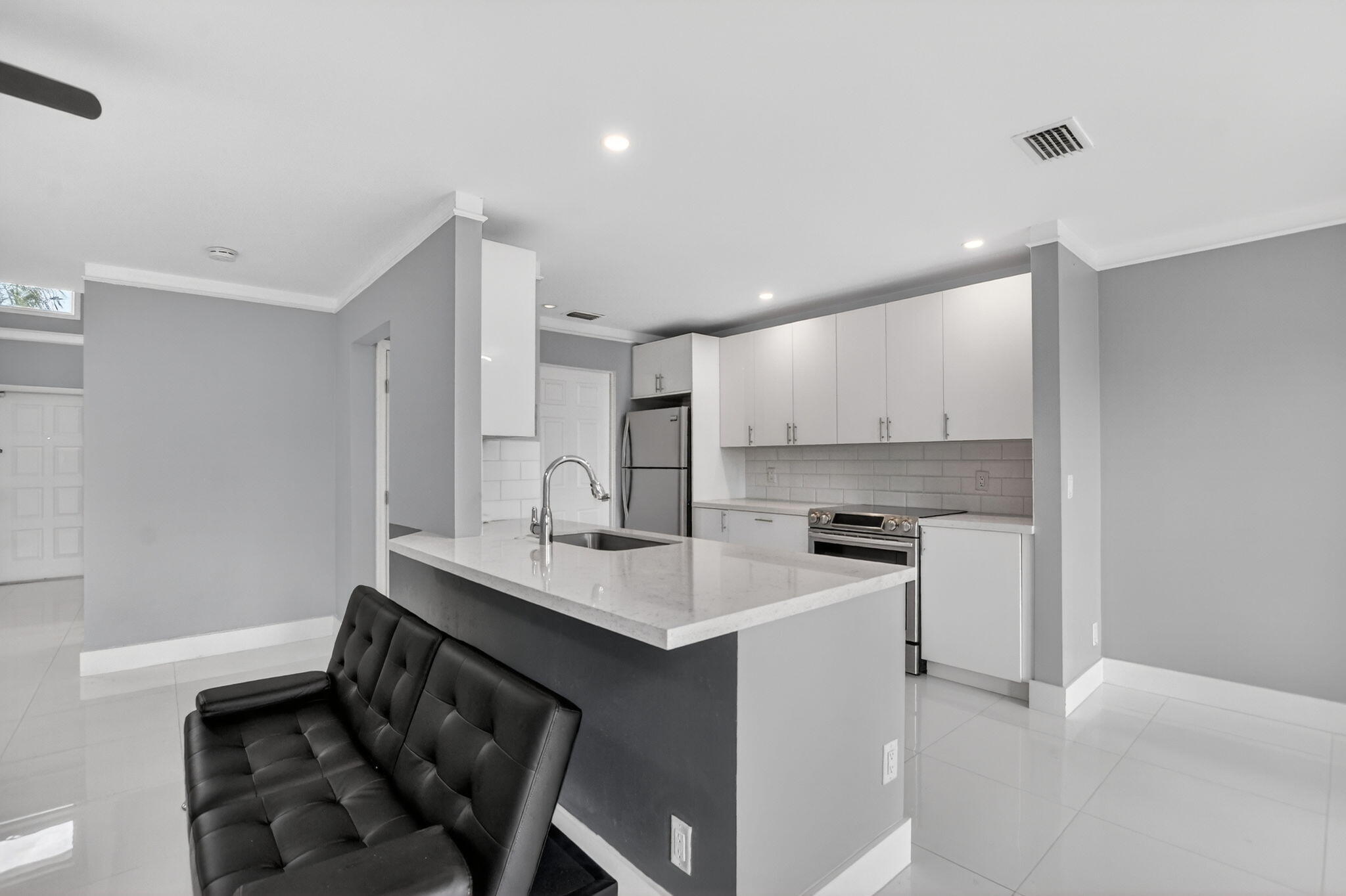 BOCA PINES - Residential