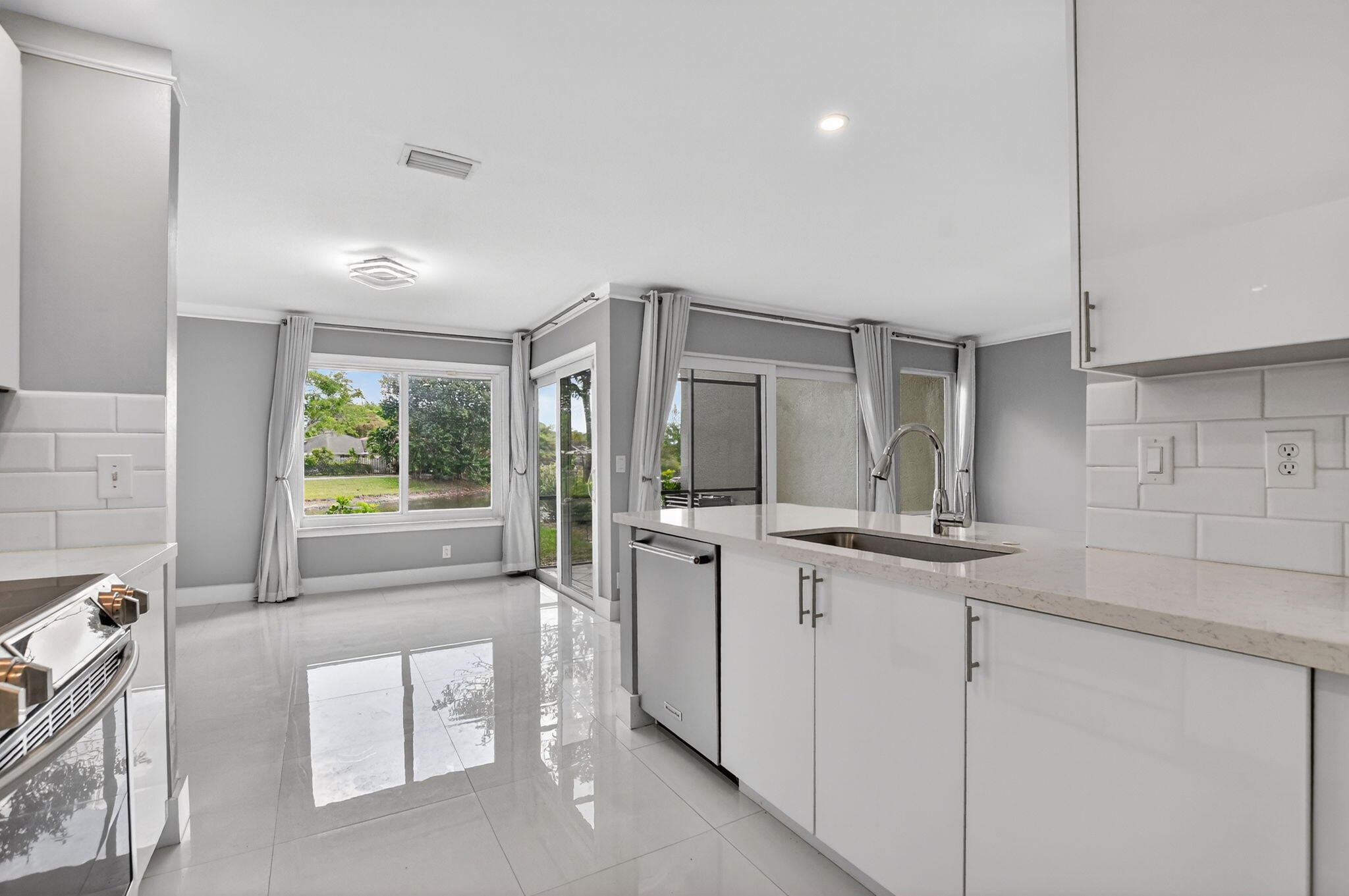 BOCA PINES - Residential