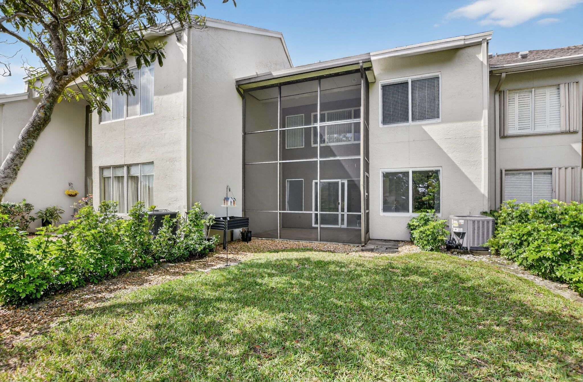 BOCA PINES - Residential