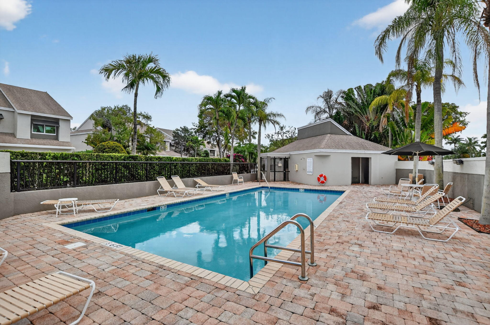 BOCA PINES - Residential