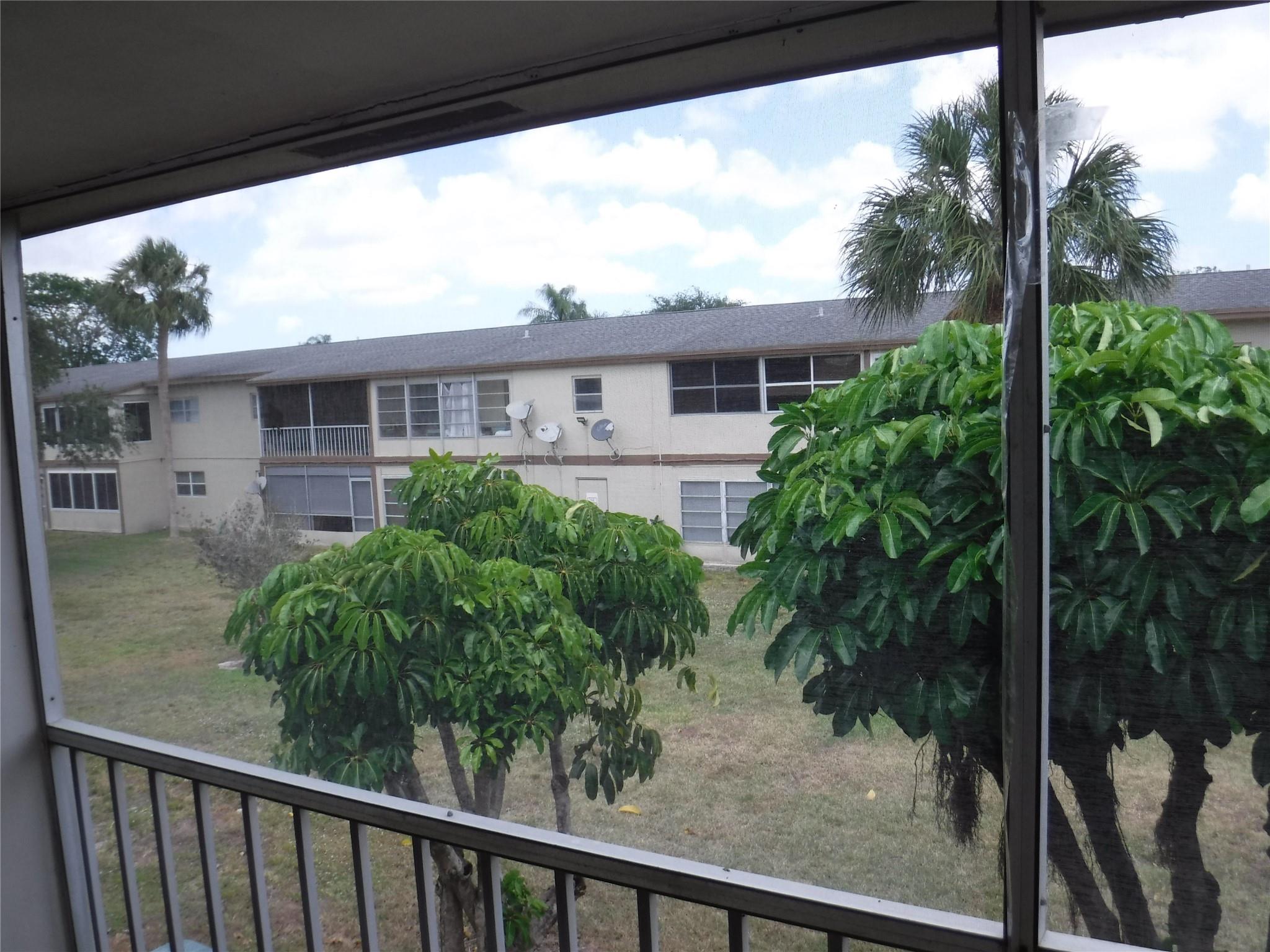 ORIOLE GARDEN - Residential