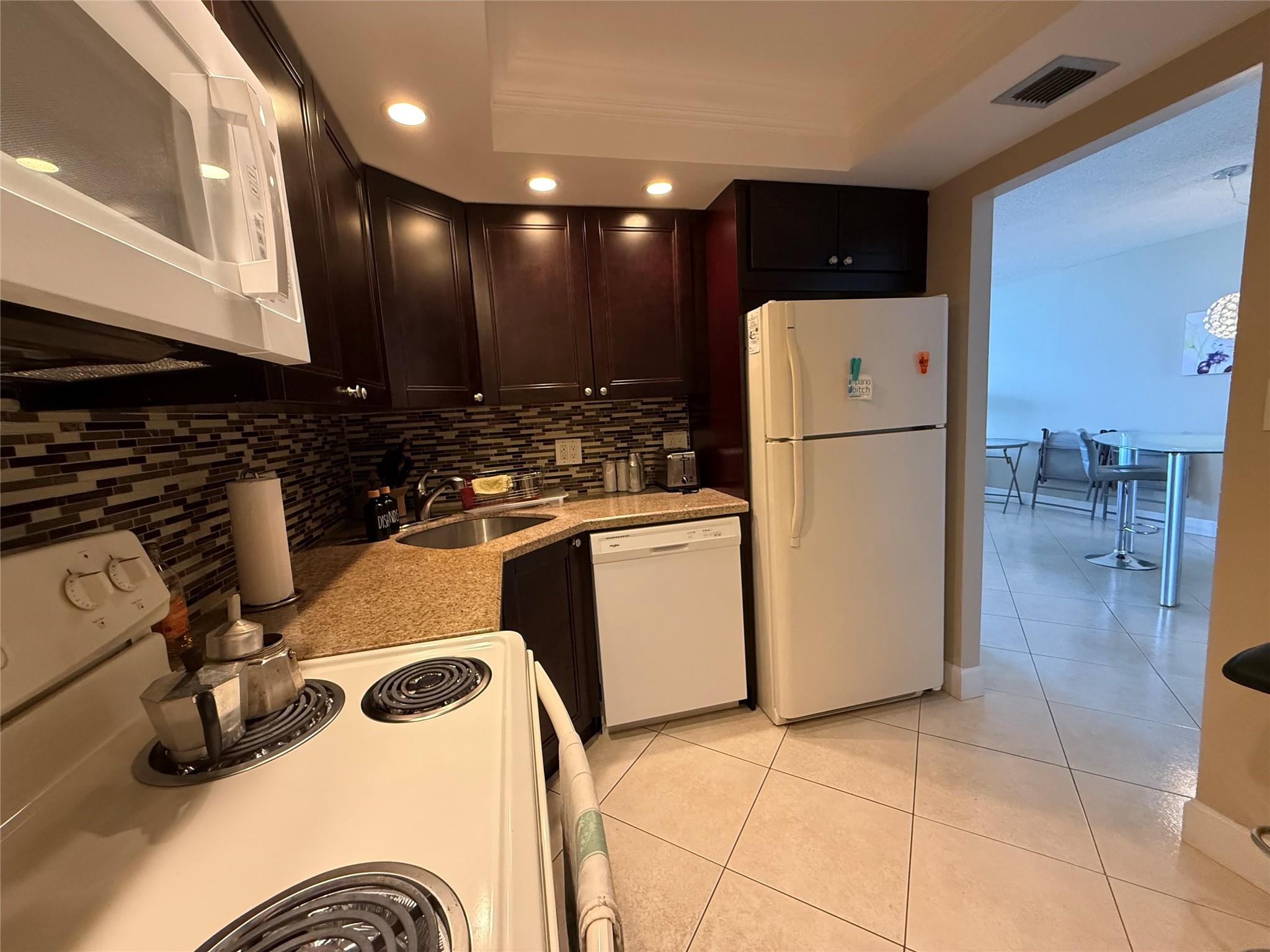 Pompano Beach Club North - Residential Lease