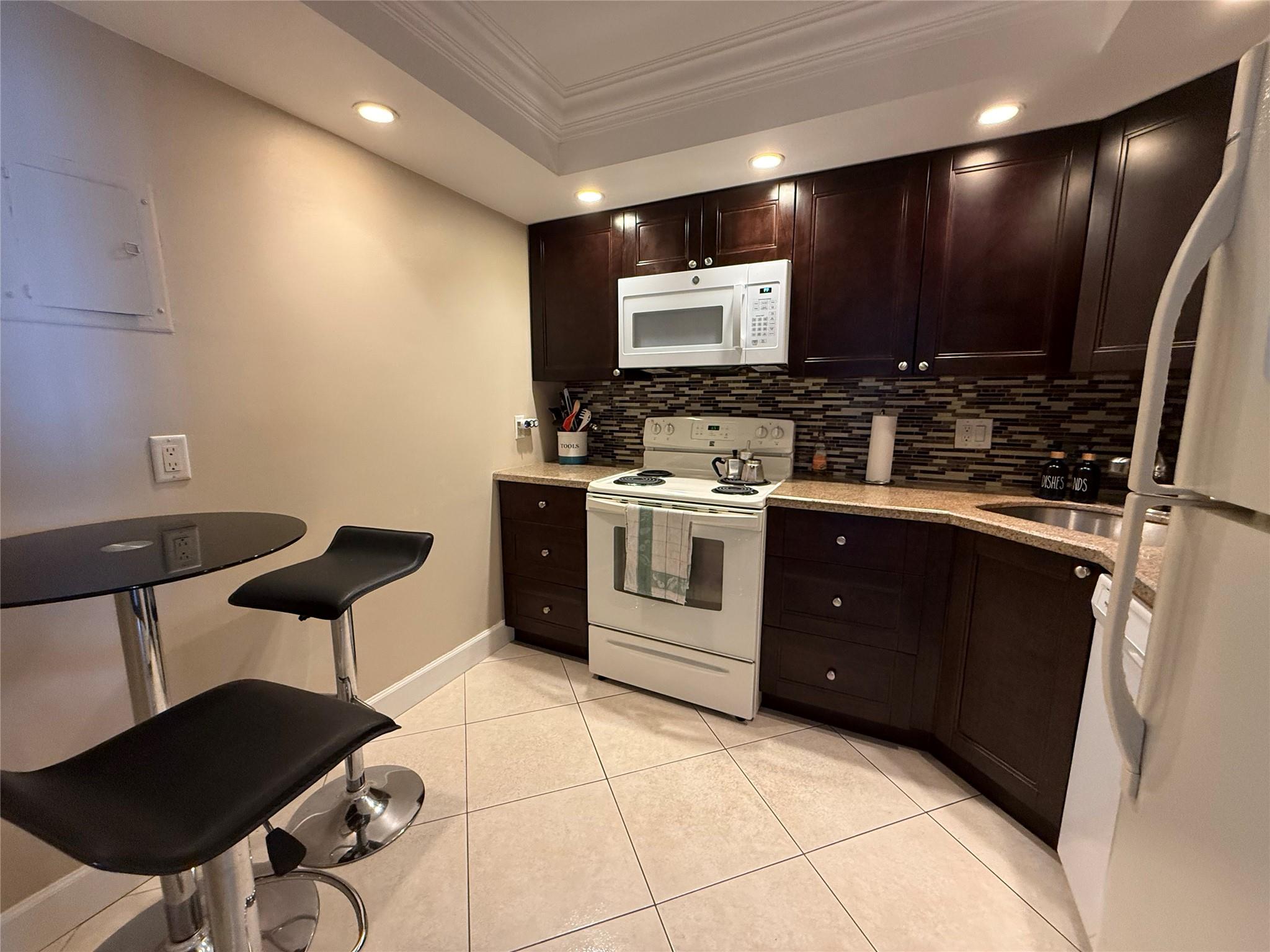 Pompano Beach Club North - Residential Lease