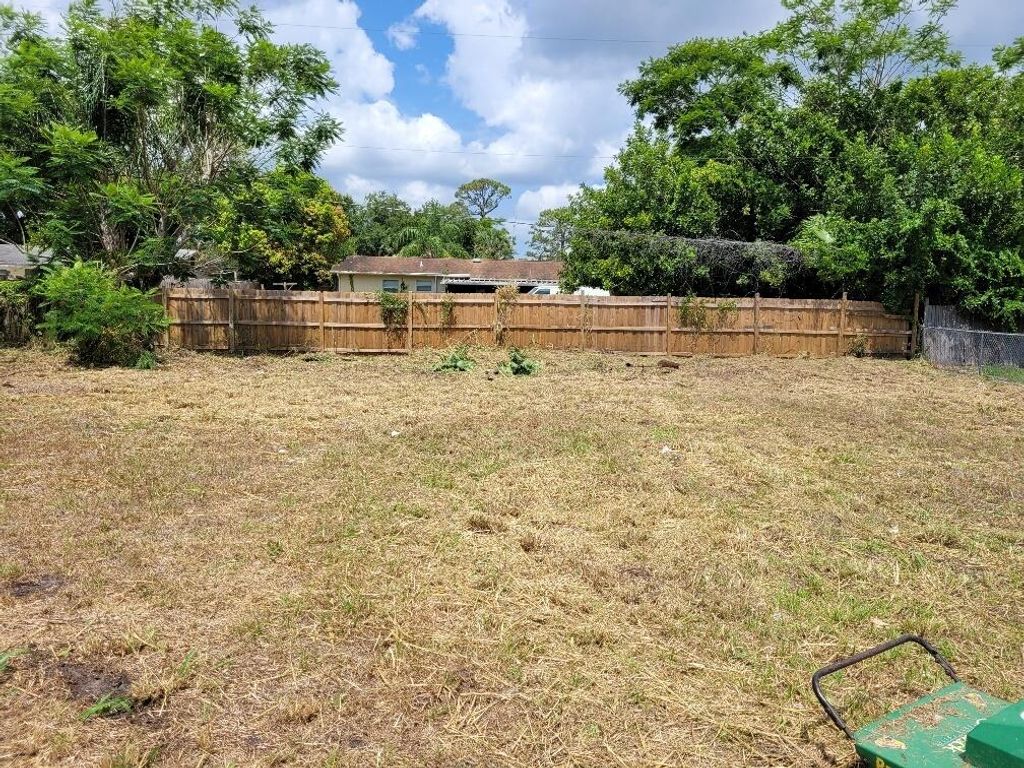Photo of 2609 Seneca Avenue Ave, Fort Pierce, FL 34946 (MLS # R10807274)