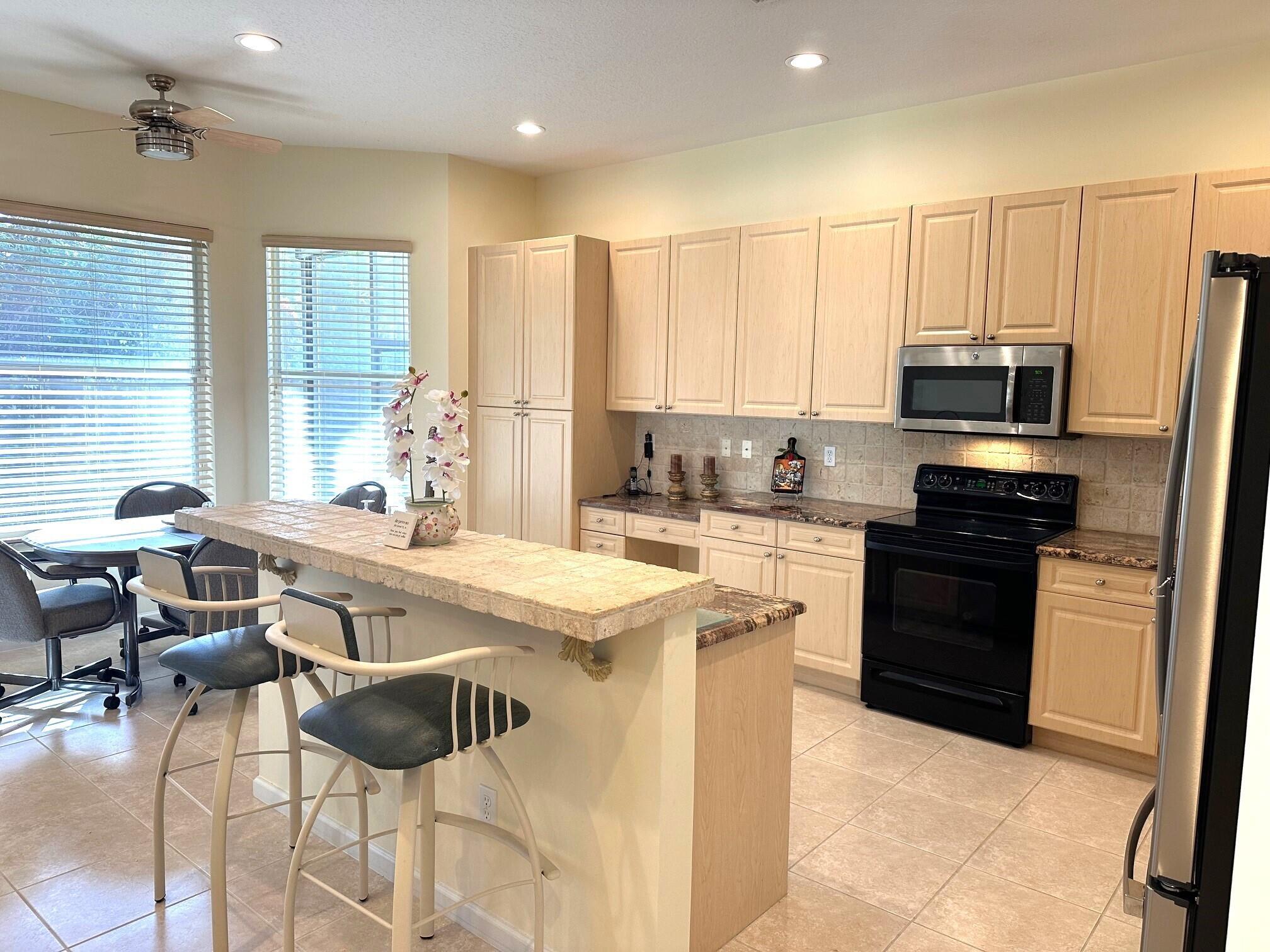 VALENCIA FALLS 7 - Residential