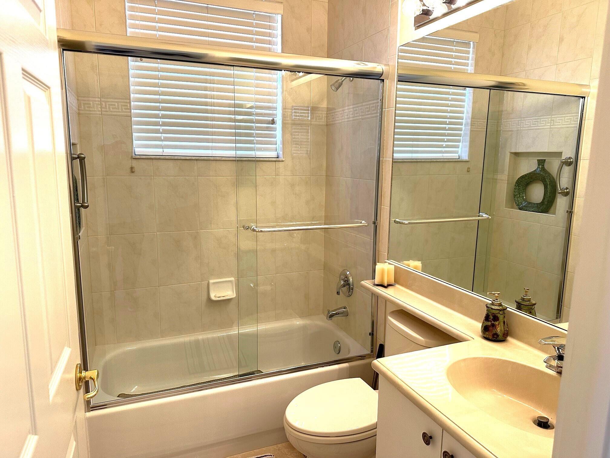 VALENCIA FALLS 7 - Residential