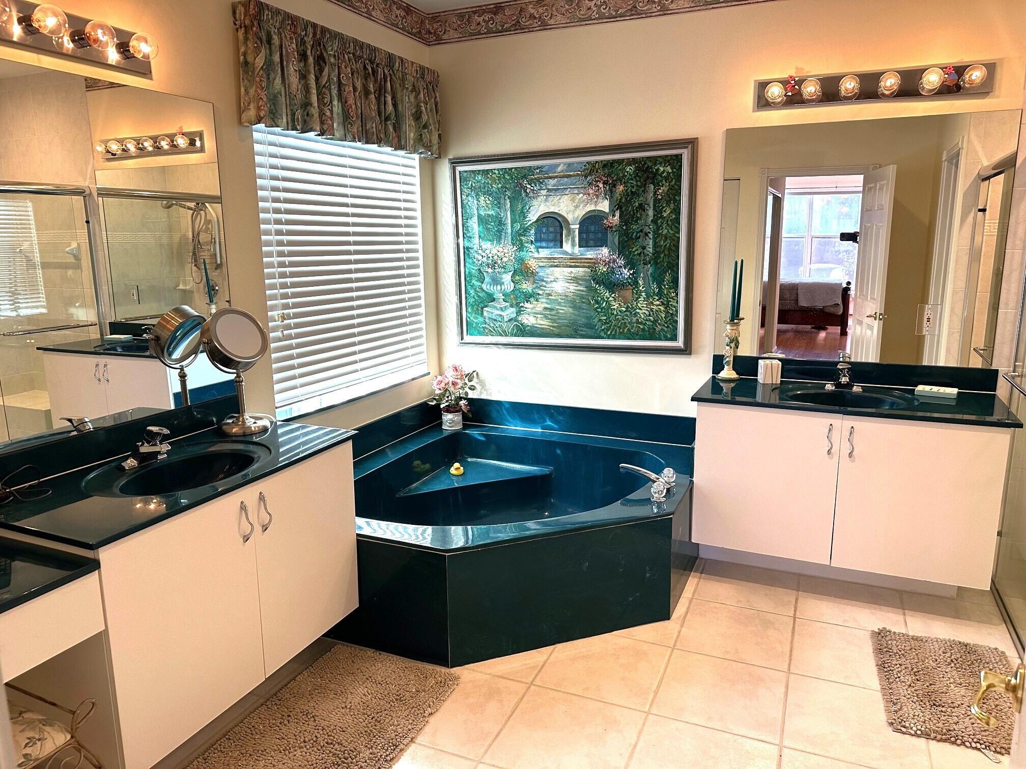 VALENCIA FALLS 7 - Residential