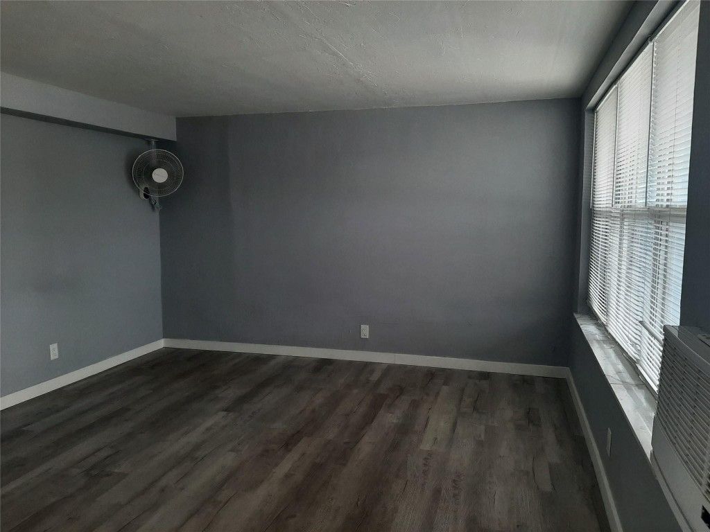 Photo of 301 NE 23rd Street #2, Fort Lauderdale, FL 33305 (MLS # F10546313)