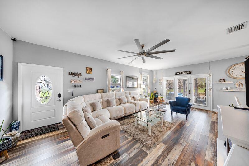 WOODLAKE SHORES - Residential