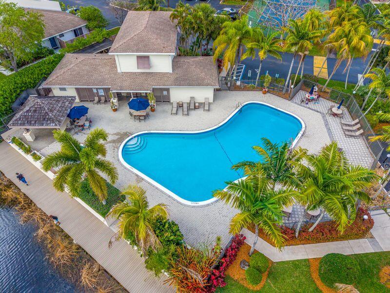 WOODLAKE SHORES - Residential