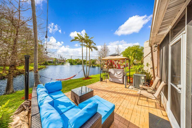 WOODLAKE SHORES - Residential