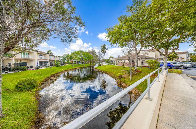 WOODLAKE SHORES - Residential