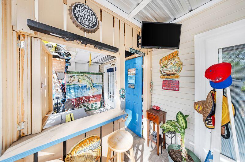 WOODLAKE SHORES - Residential