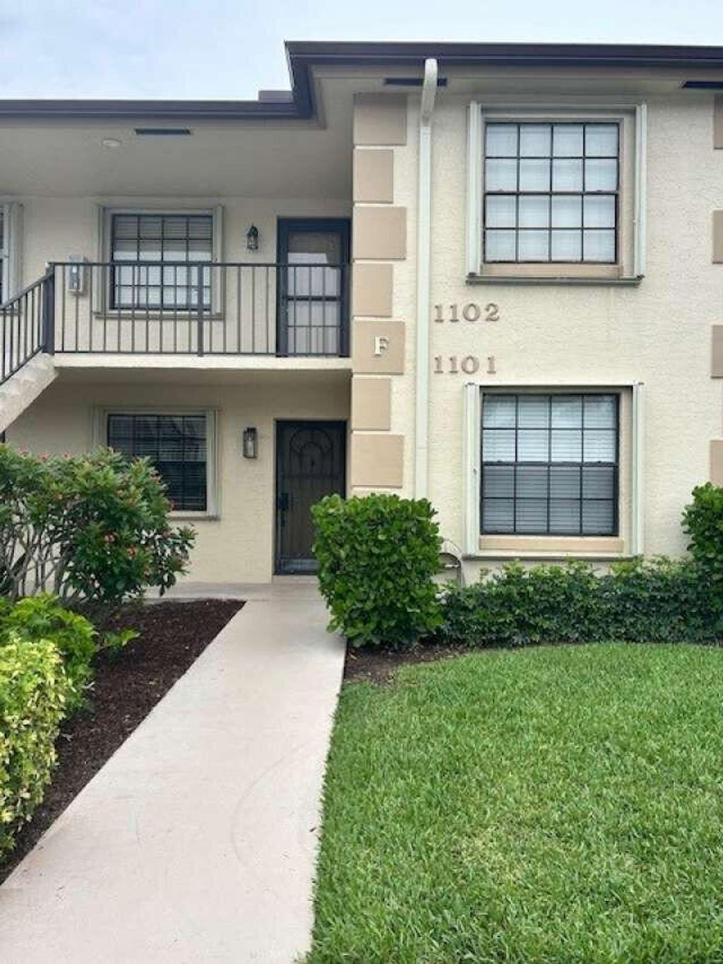 Photo of 1101 Pinecrest Circle #F, Jupiter, FL 33458 (MLS # R11017608)