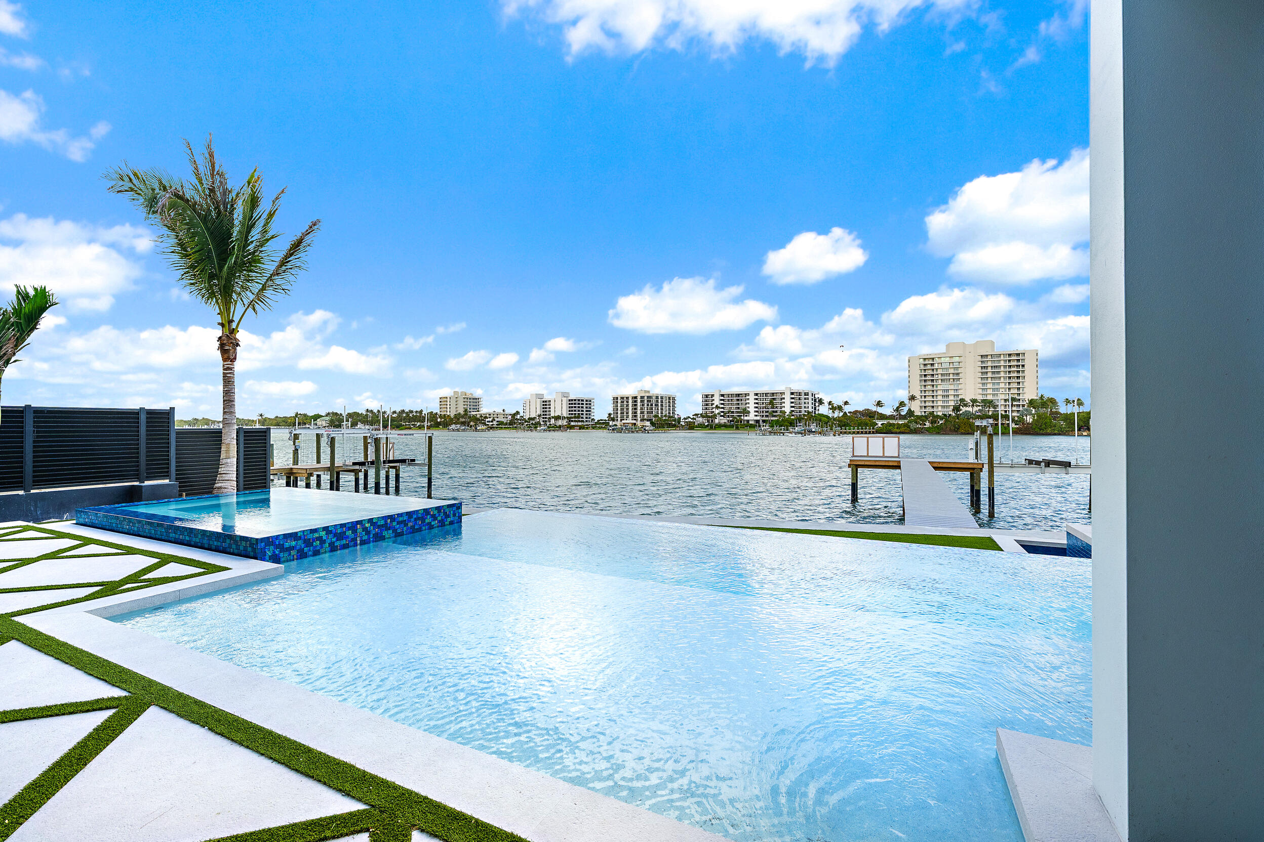 JUPITER HEIGHTS - Residential