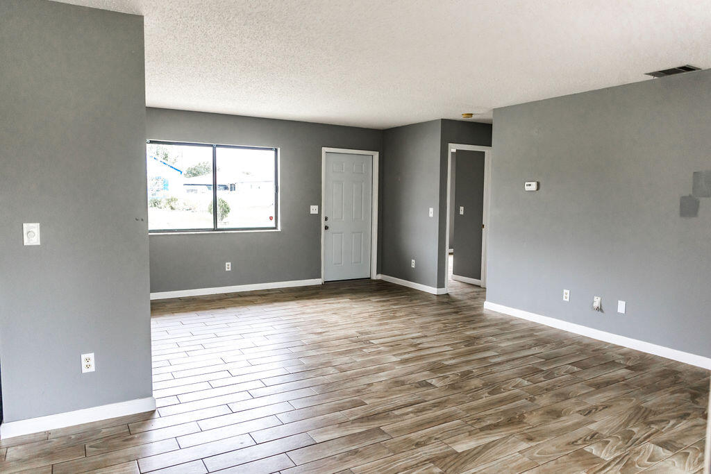 PORT ST LUCIE SECTION 13 - Residential Lease