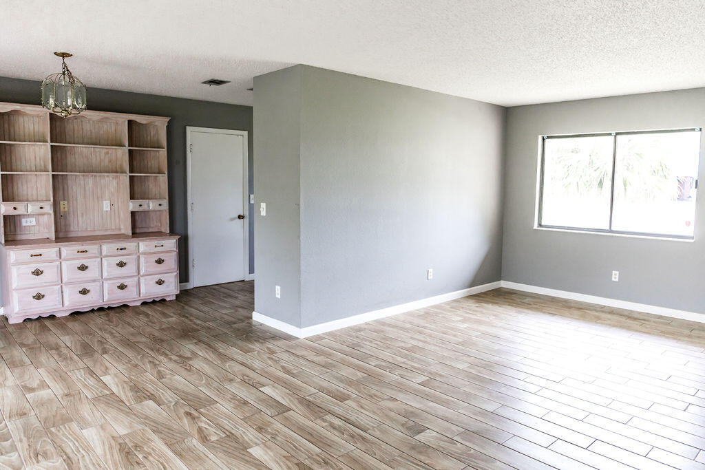 PORT ST LUCIE SECTION 13 - Residential Lease