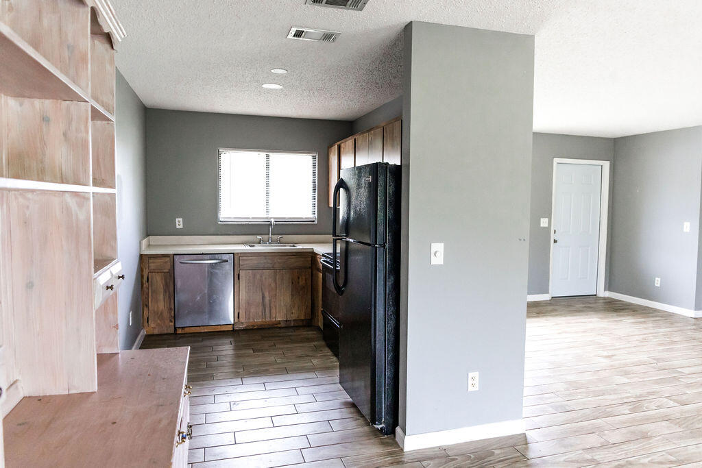 PORT ST LUCIE SECTION 13 - Residential Lease