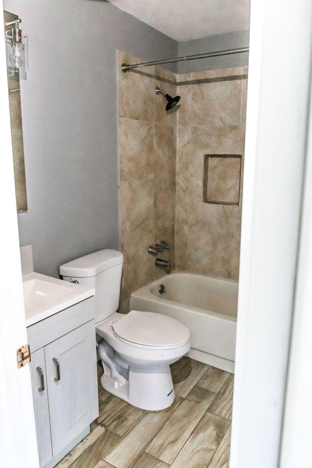 PORT ST LUCIE SECTION 13 - Residential Lease