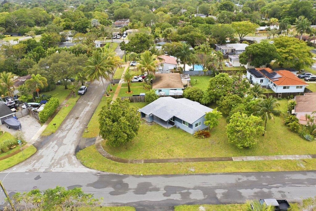 Photo of 2421 SW 16th Street, Fort Lauderdale, FL 33312 (MLS # B26020161)