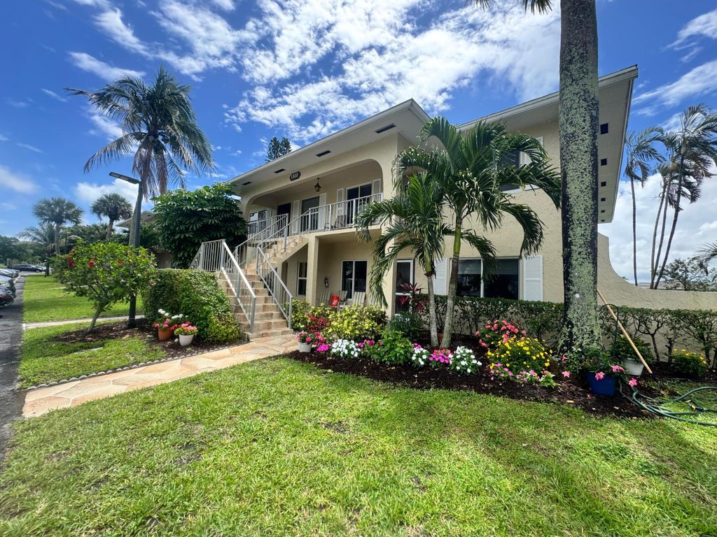 Photo of 5908 Via #B, Delray Beach, FL 33484 (MLS # B26012889)