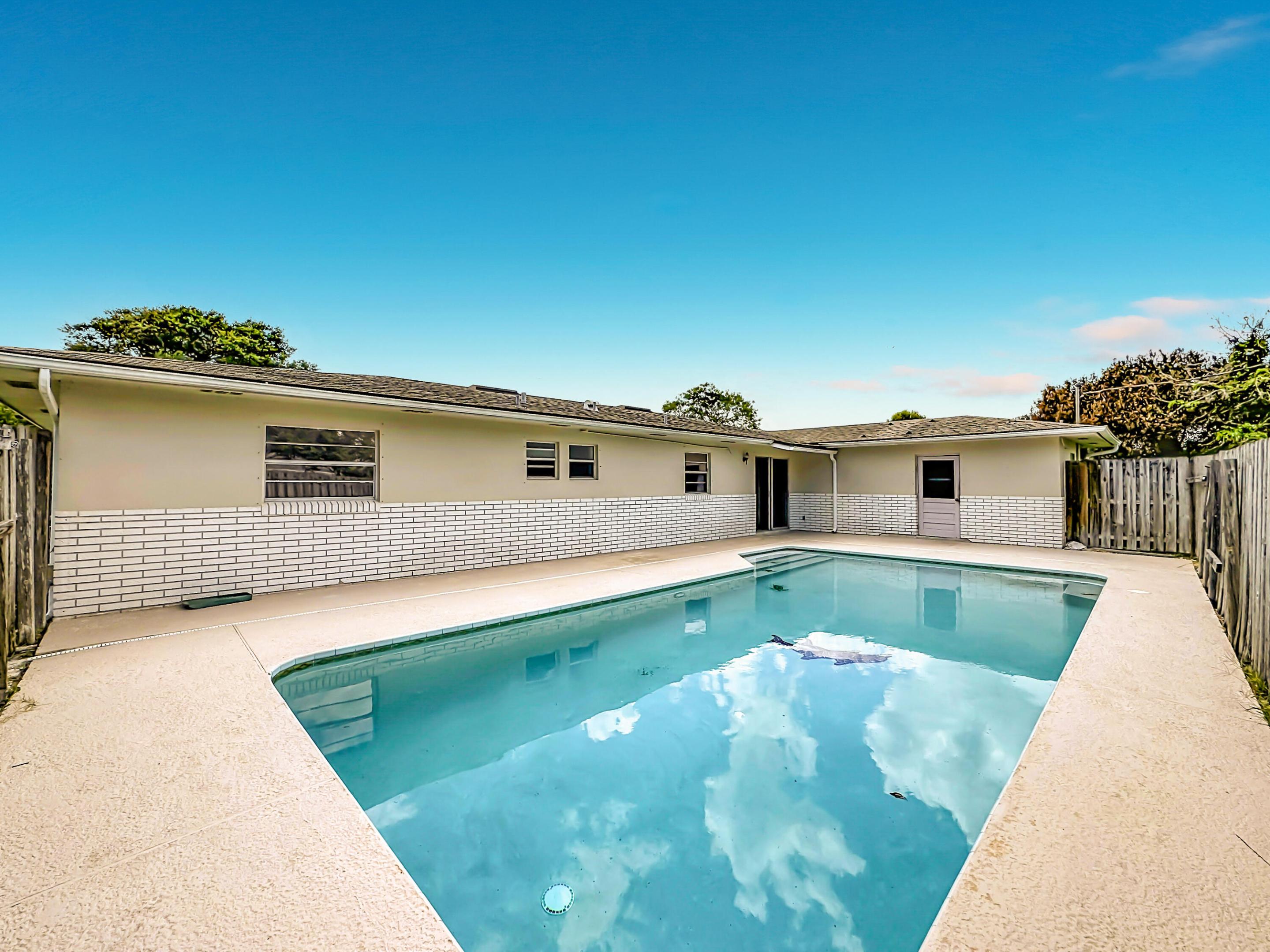 2402 Newport Drive