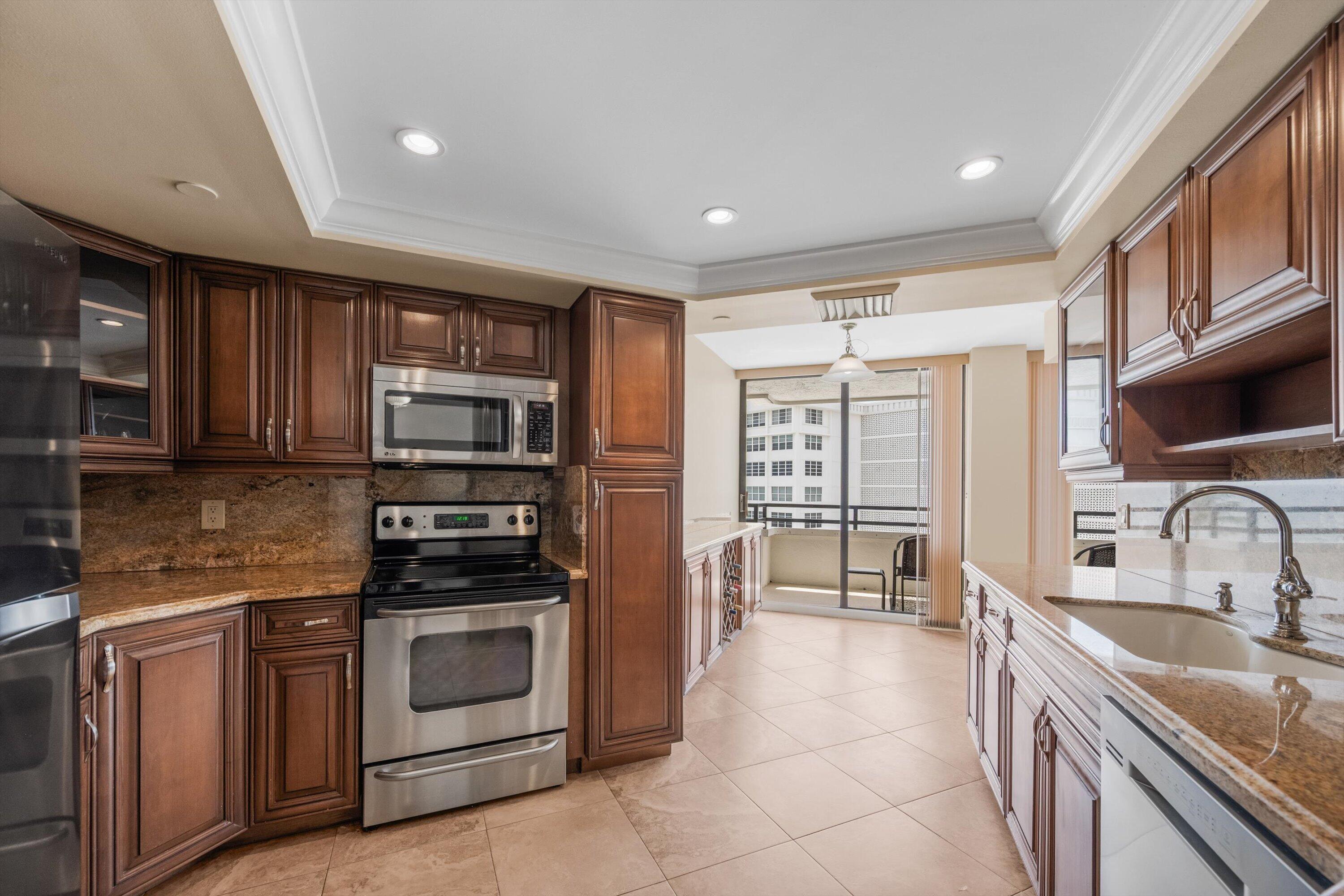 3560 S OCEAN Boulevard 607