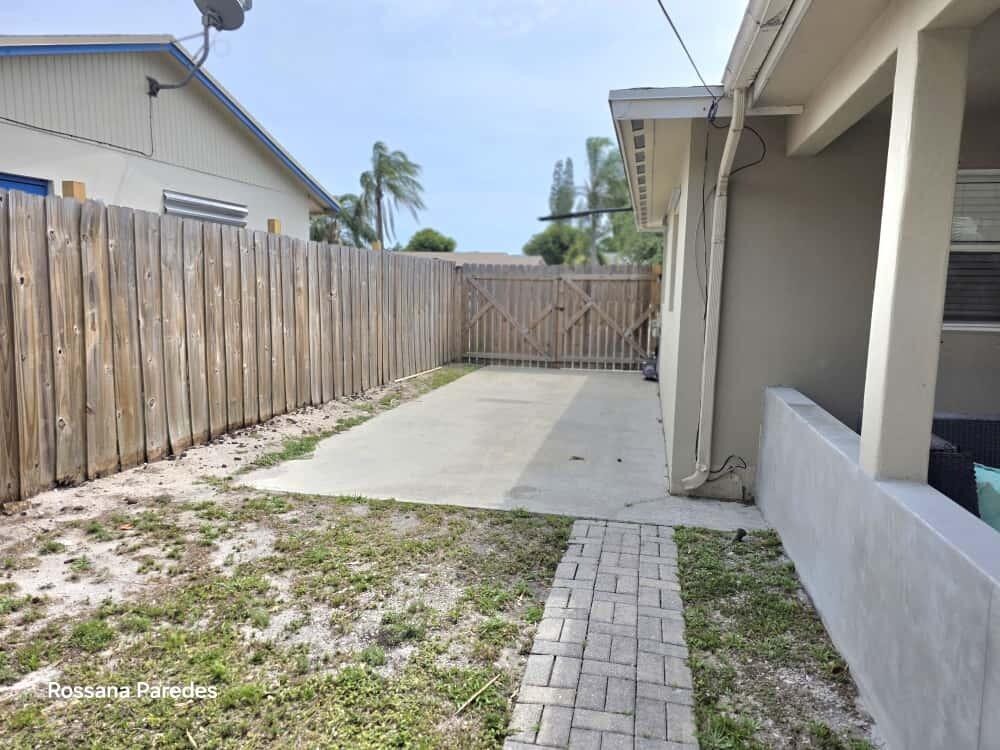 PALM BEACH CABANA COLONY - Residential