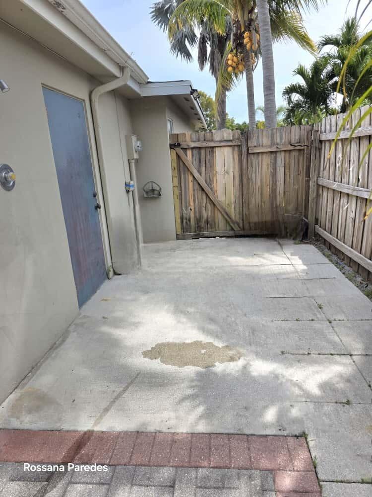 PALM BEACH CABANA COLONY - Residential