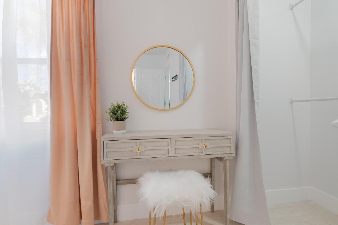 MERCER PARK - Residential Income