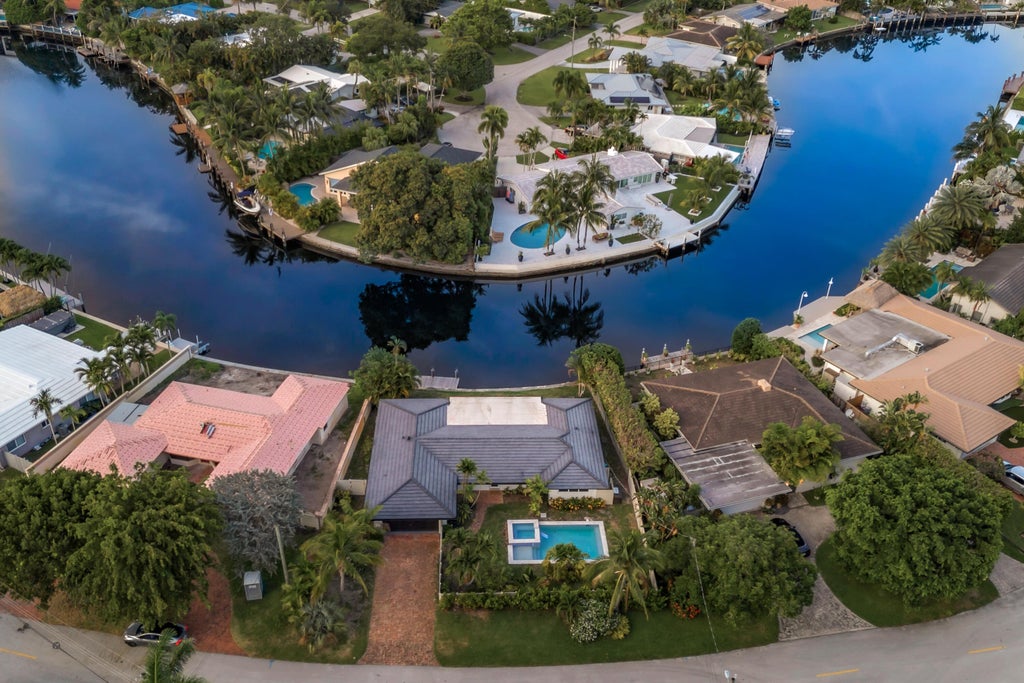Photo of 1981 CORAL GARDENS Drive, Wilton Manors, FL 33306 (MLS # B26072676)